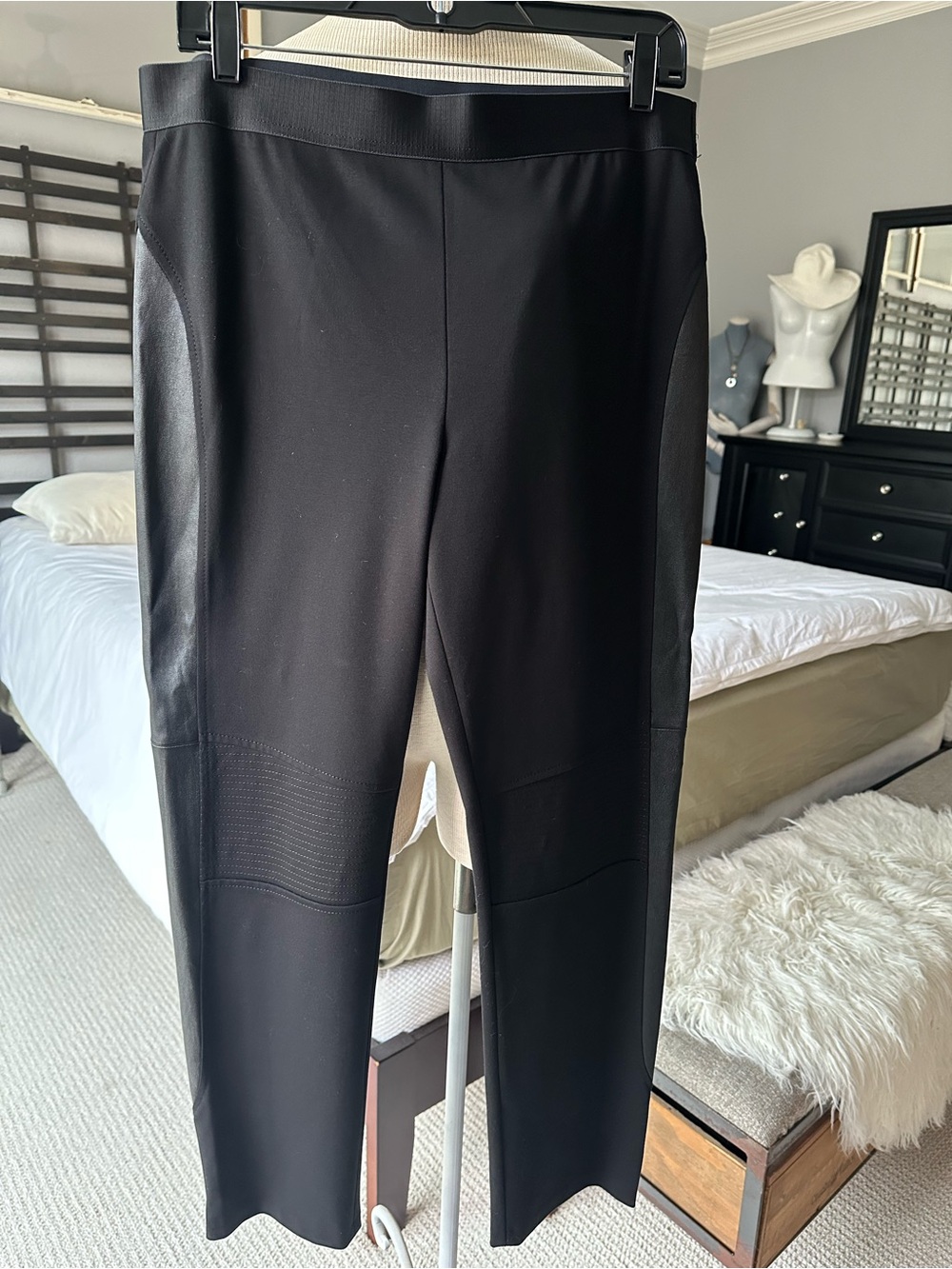 Elie Tahari moto-style leather ponte pants black size large